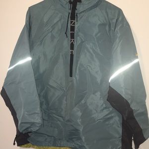 NIKE WINDBREAKER